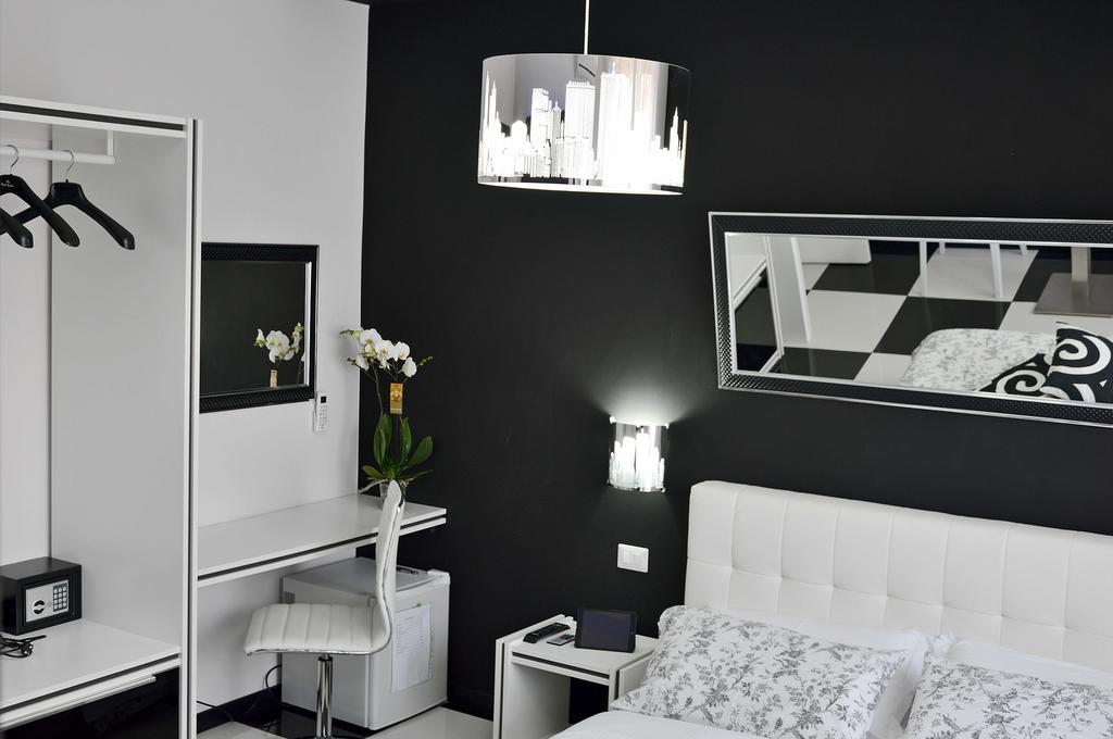 Black & White G&G Rom Exteriör bild