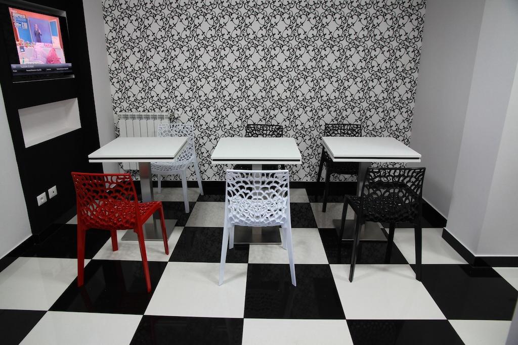 Black & White G&G Rom Exteriör bild
